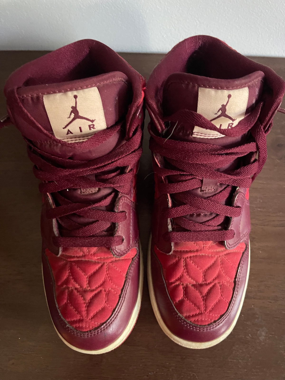Air Jordan 1 MID SE GS "Redquilt" Y7