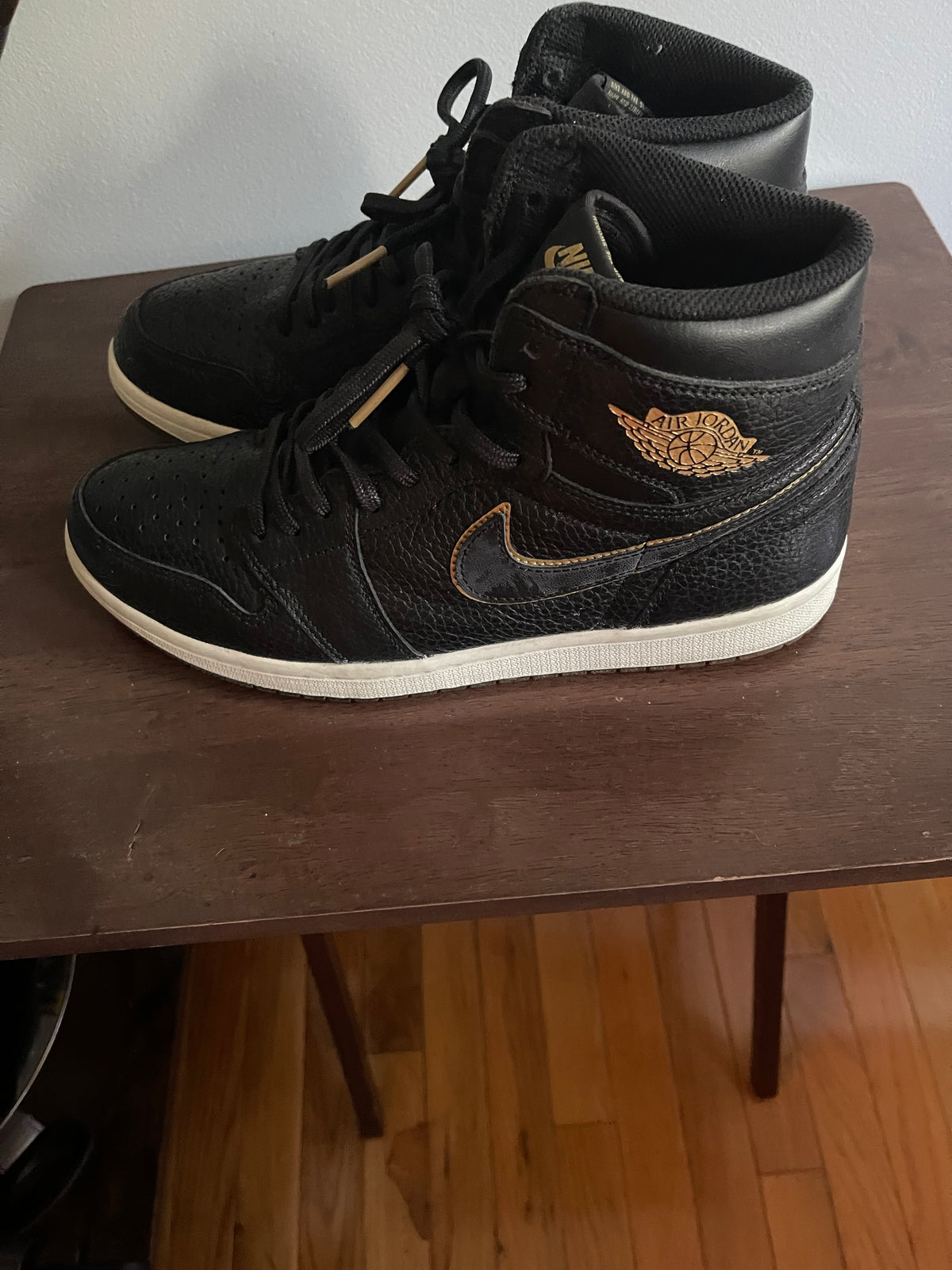 Nike Jordan 1 Retro High City of Flight Trainers Size 10.5